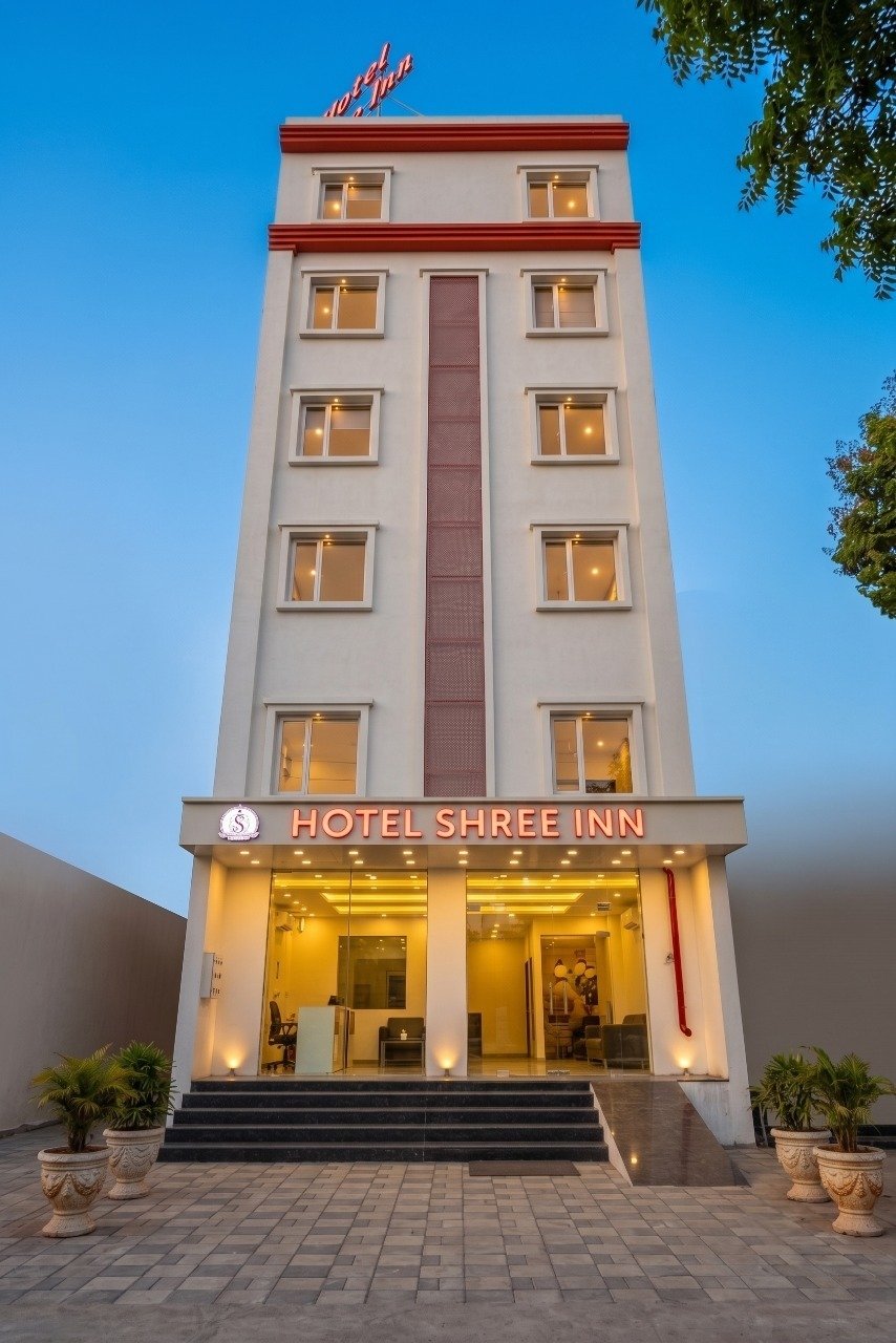 Hotel Shree Inn Exterior Night View